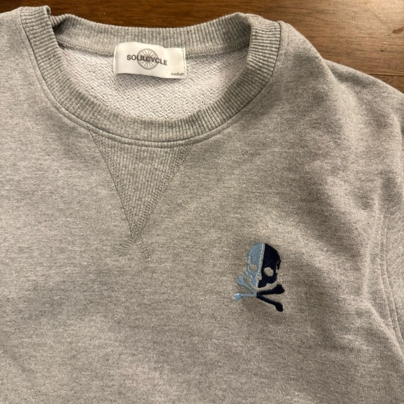 Men’s Grey Crewneck SoulCycle Sweatshirt Size Medium - Picture 3 of 3
